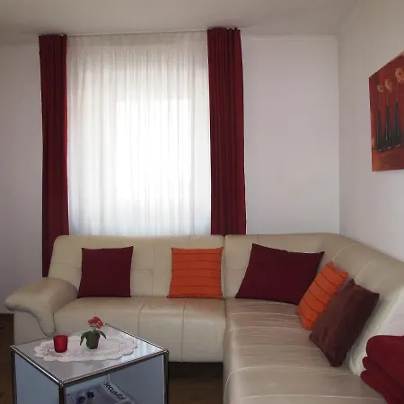 Schuster Apartment *